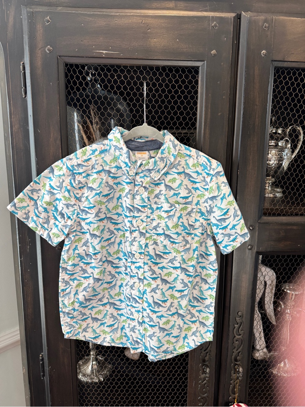 Gymboree Whitewith Blue and Green Dinosaur Pattern Short Sleeve Button Down - 5T